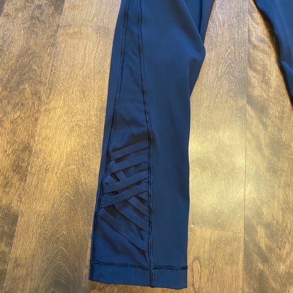 LULULEMON CROPPED LEGGINGS - Picture 3 of 5
